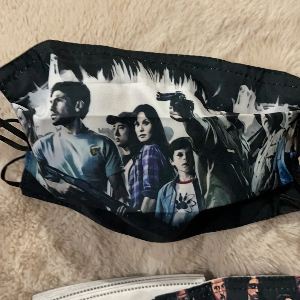 New set/3 Walking Dead face masks